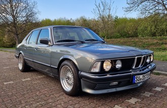 BMW735i 202304-Motor-Front.jpg