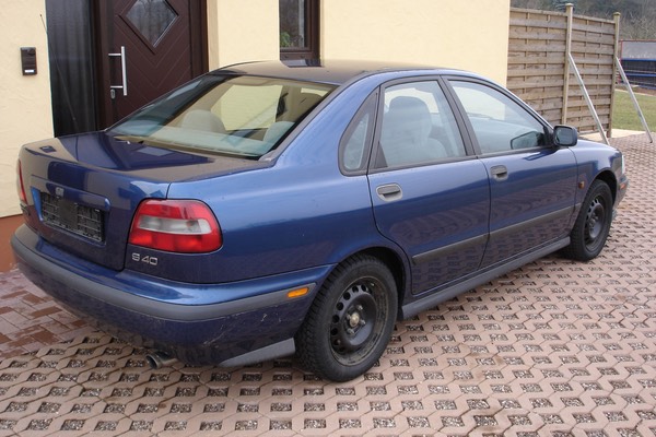Volvo V40 full